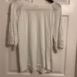 EUC - White Studio West Apparel Short Sleeve Top, size L.